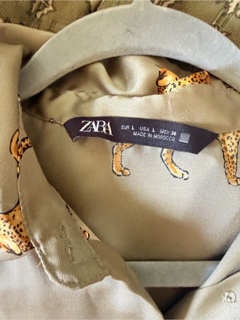 Zara Leopard Cheetah Print Silky Button Down Blouse Size Large - Picture 5 of 5